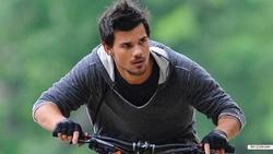 Tracers 2015 photo.