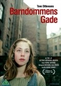 Another movie Barndommens gade of the director Astrid Henning-Jensen.